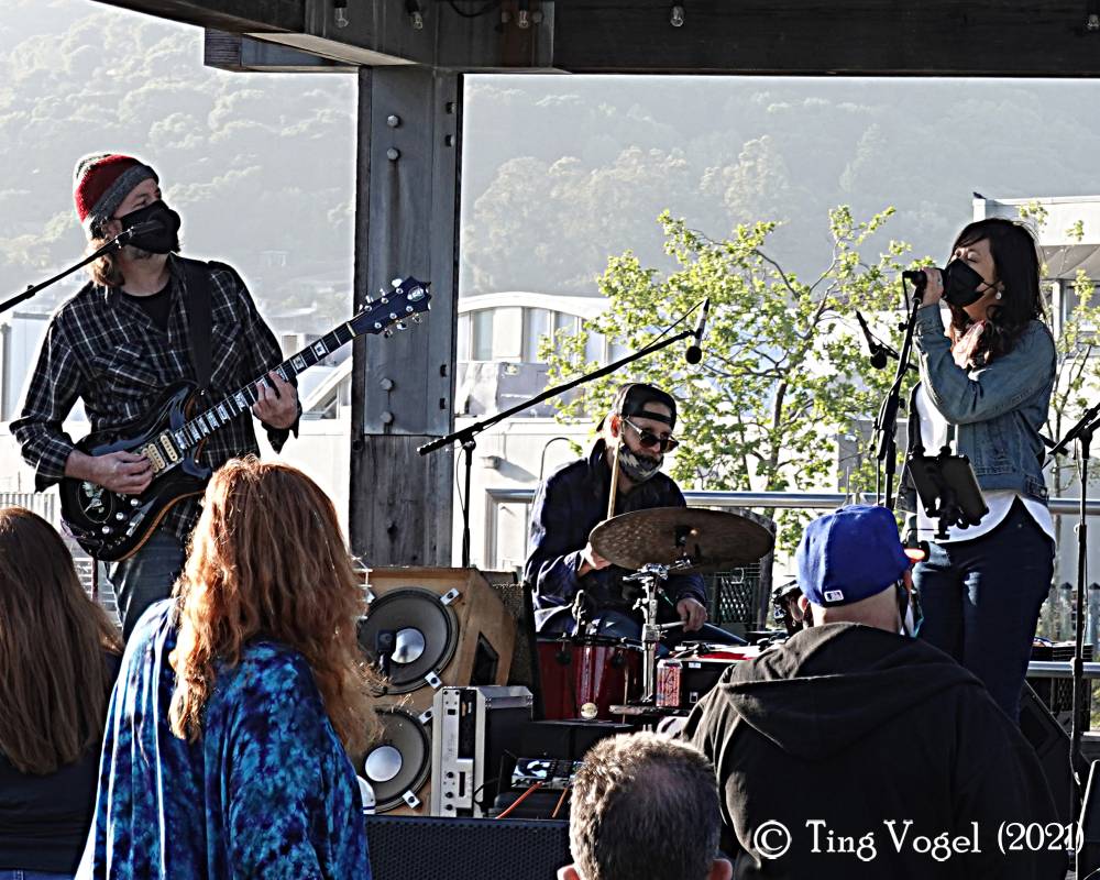 PhilLeshAndTheTerrapinAllstars2021-04-21BeachParkSanRafaelCA (16).jpg